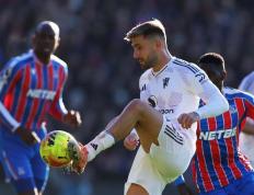 世界杯平台-重拾第二春！卢克肖赛季100%全勤 阿莫林视他为后防核心